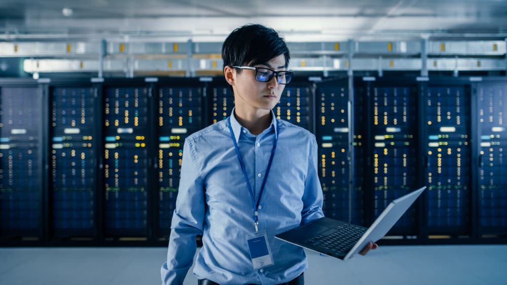 IT manager using Orise cyber security solutions